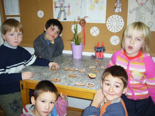 OBRÁZEK : zs_vanoce_deti_vl_vytvory_2010.jpg